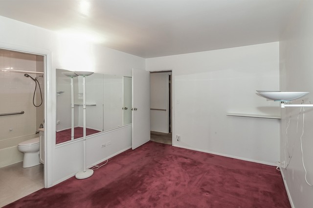 1 E Beechwood Court