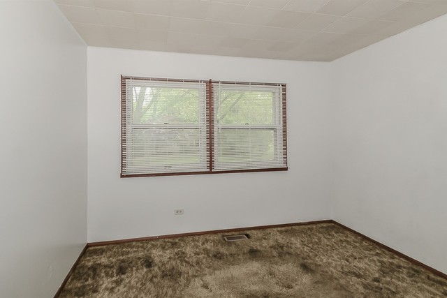 1 E Beechwood Court