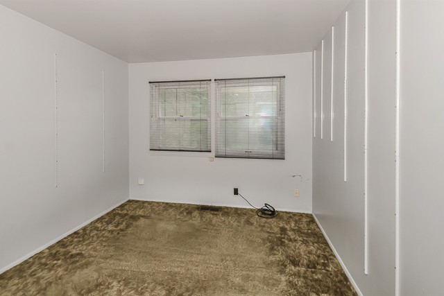 1 E Beechwood Court