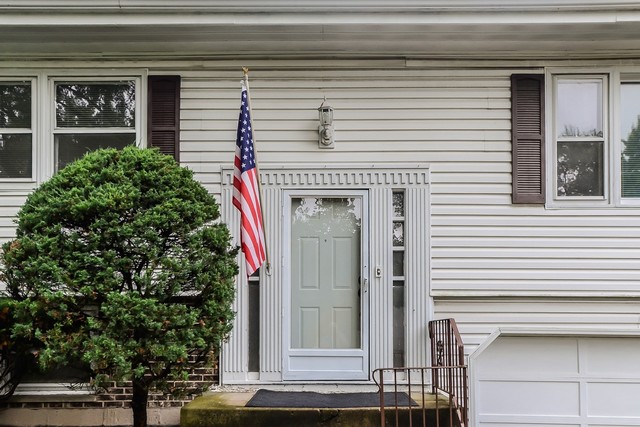 1 E Beechwood Court