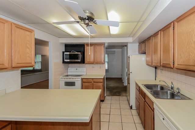 1 E Beechwood Court