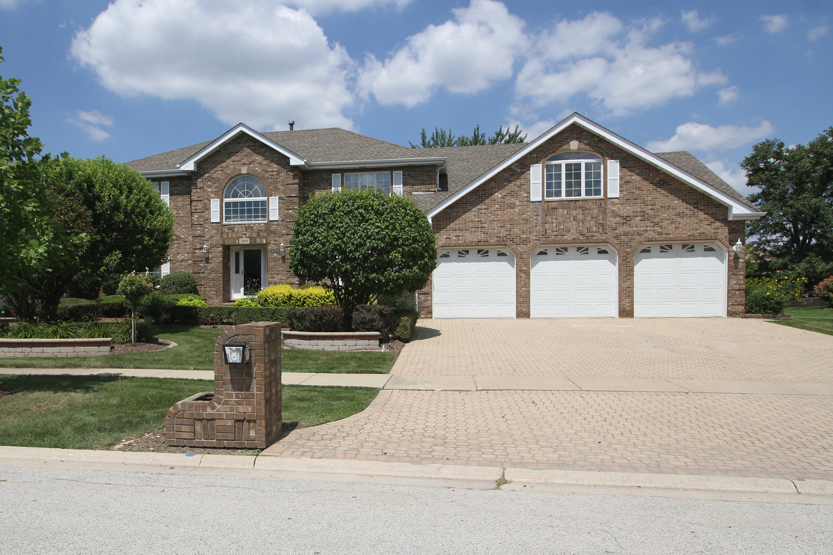 Propertyup Mls 10819256 For Sold 7916 Dooneen Tinley Park Illinois 60477