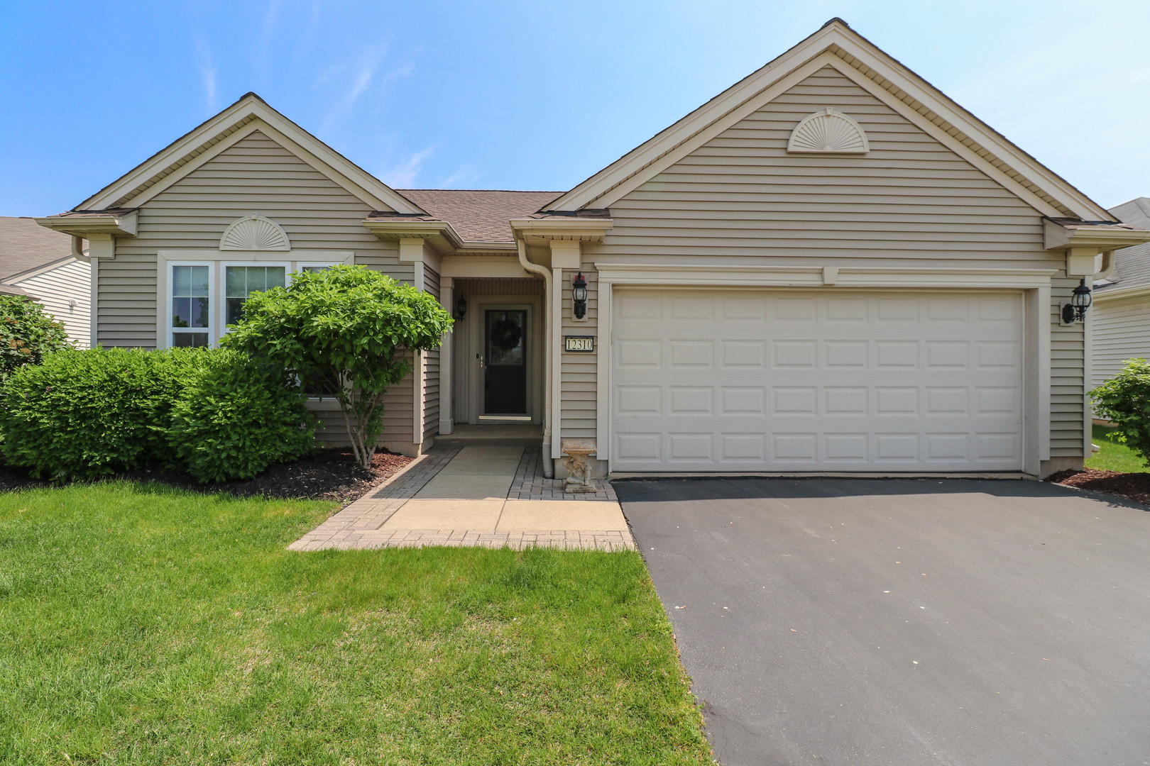 Del b Sun City in Naperville, Huntley IL Homes for Sale Del b