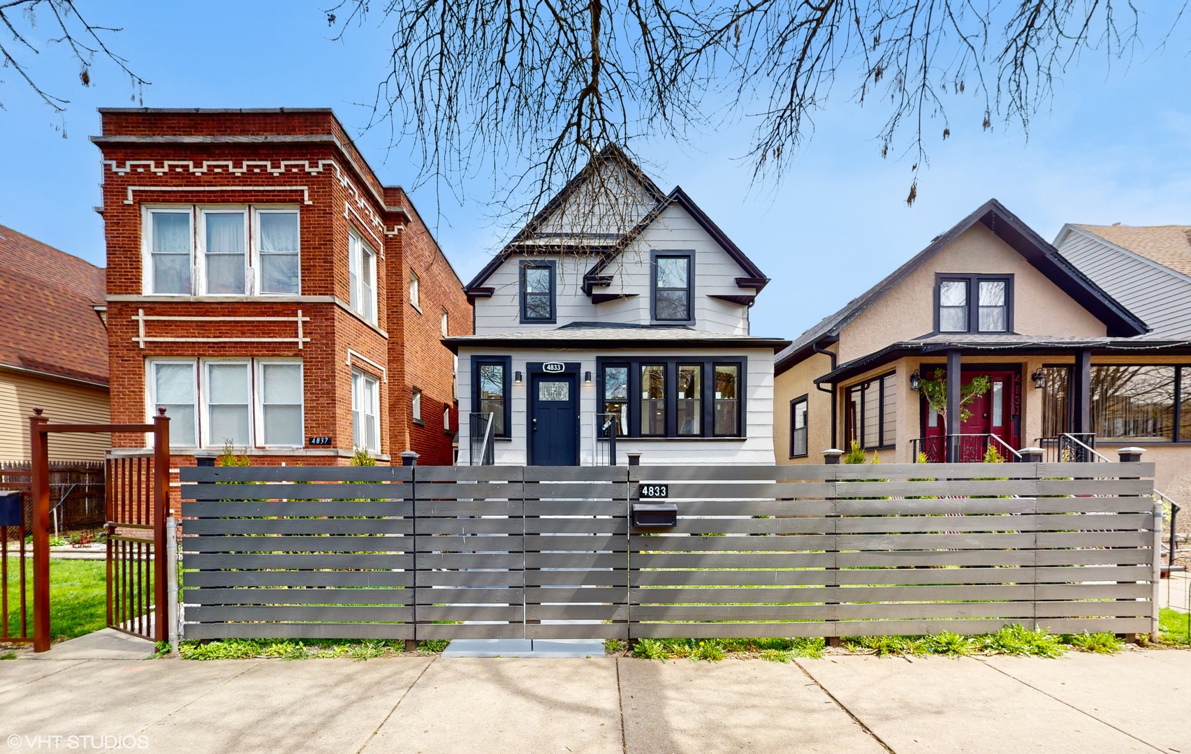 3 House in Albany Park