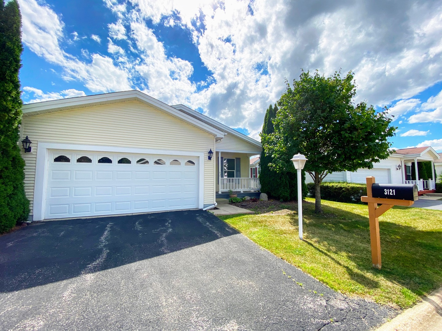 Saddlebrook Farms in Grayslake IL Homes for Sale Saddlebrook Farms in