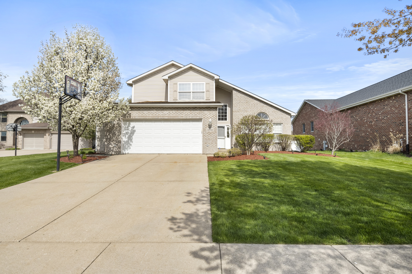 River Oaks South in Shorewood IL Homes for Sale River Oaks South in