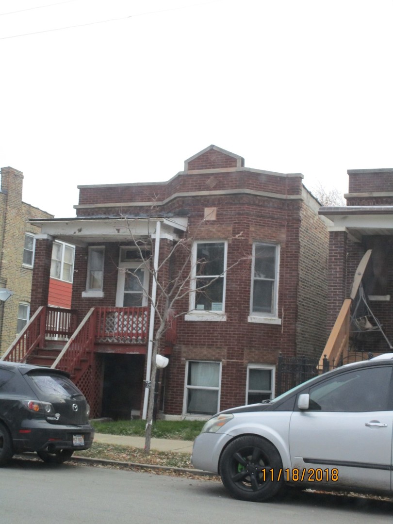 2257 Kostner Avenue S CHICAGO, Illinois Little Village bungalow featuring 4 bedrooms 2 full baths. Each floor has 2 bedrooms 1 full bath and separate kitchens. NOT BANK OWNED AND NOT A SHORT SALE, OWNERS ARE LOCAL AND MOTIVATED. THIS HOME IS BEING SOLD AS-IS, SO PLEASE INSPECT PRIOR TO SUBMITTING AN OFFER. PLEASE NOTE: 0% TAX PRORATIONS ARE OFFERED, THE SELLER WILL PAY CURRENT AND ALL PRIOR TAX BUT 0% CREDIT FOR FUTURE BILLS. SPECIAL WARRANTY DEED AT CLOSING. NO SURVEY. FOR FASTER RESPONSE PLEASE USE SELLERS CONTRACT, ADDENDUM AND DISCLOSURES UNDER DOCUMENTS.