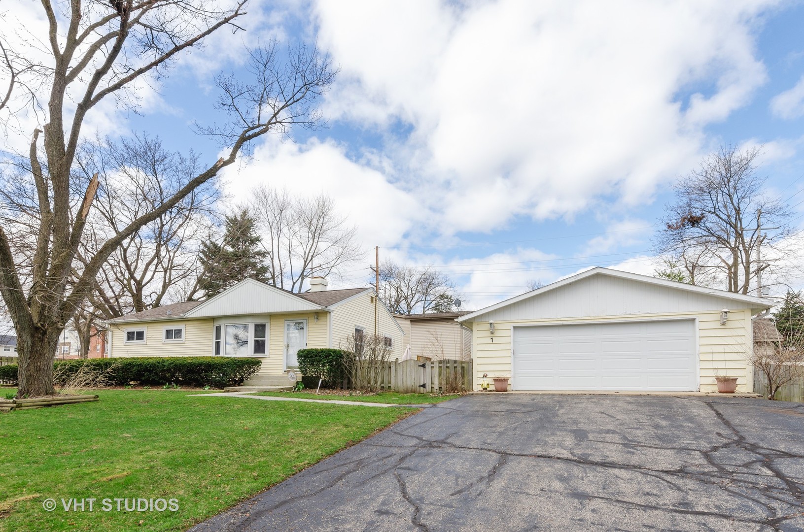 Lake in The Hills IL Homes for Sale Lake in The Hills Real Estate