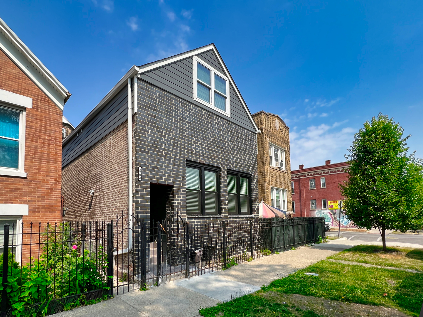 2 Apartment in South Lawndale