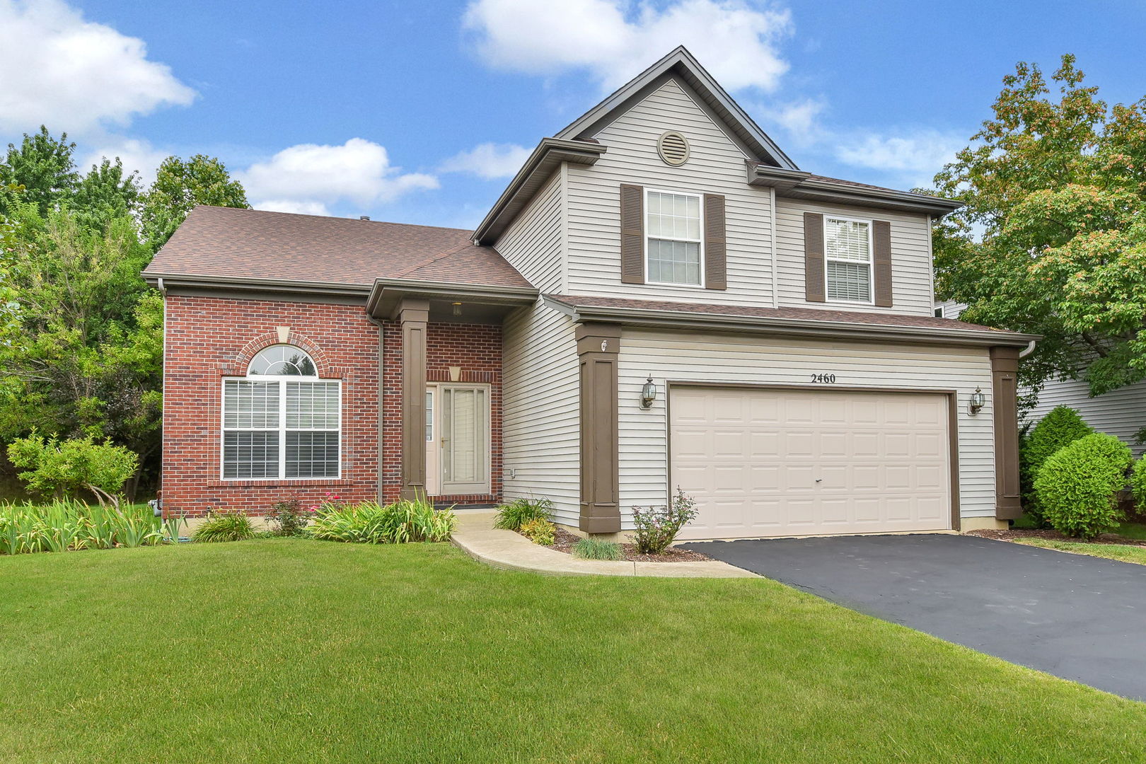 Oakhurst North in Aurora IL Homes for Sale Oakhurst North in Aurora