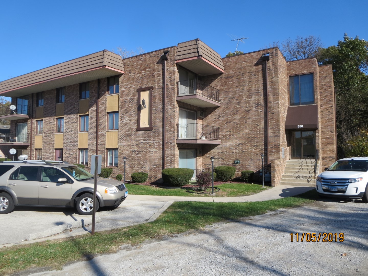 550 MICHIGAN CITY Road 1A CALUMET CITY, Illinois 2 BEDROOM CONDO FOR SALE AT A GREAT PRICE. THIS UNIT IS IN GOOD CONDITION BUT NEEDS SOME MINOR REPAIRS. SINGLE FAMILY HOME SOLD AS-IS AND READY FOR A NEW FAMILY. NOT BANK OWNED AND NOT A SHORT SALE, OWNERS ARE LOCAL AND MOTIVATED. THIS HOME IS BEING SOLD AS-IS, SO PLEASE INSPECT PRIOR TO SUBMITTING AN OFFER. PLEASE NOTE: 0% TAX PRORATIONS ARE OFFERED, THE SELLER WILL PAY CURRENT AND ALL PRIOR TAX BUT 0% CREDIT FOR FUTURE BILLS. SPECIAL WARRANTY DEED AT CLOSING. NO SURVEY. FOR FASTER RESPONSE PLEASE USE SELLERS CONTRACT, ADDENDUM AND DISCLOSURES UNDER DOCUMENTS.