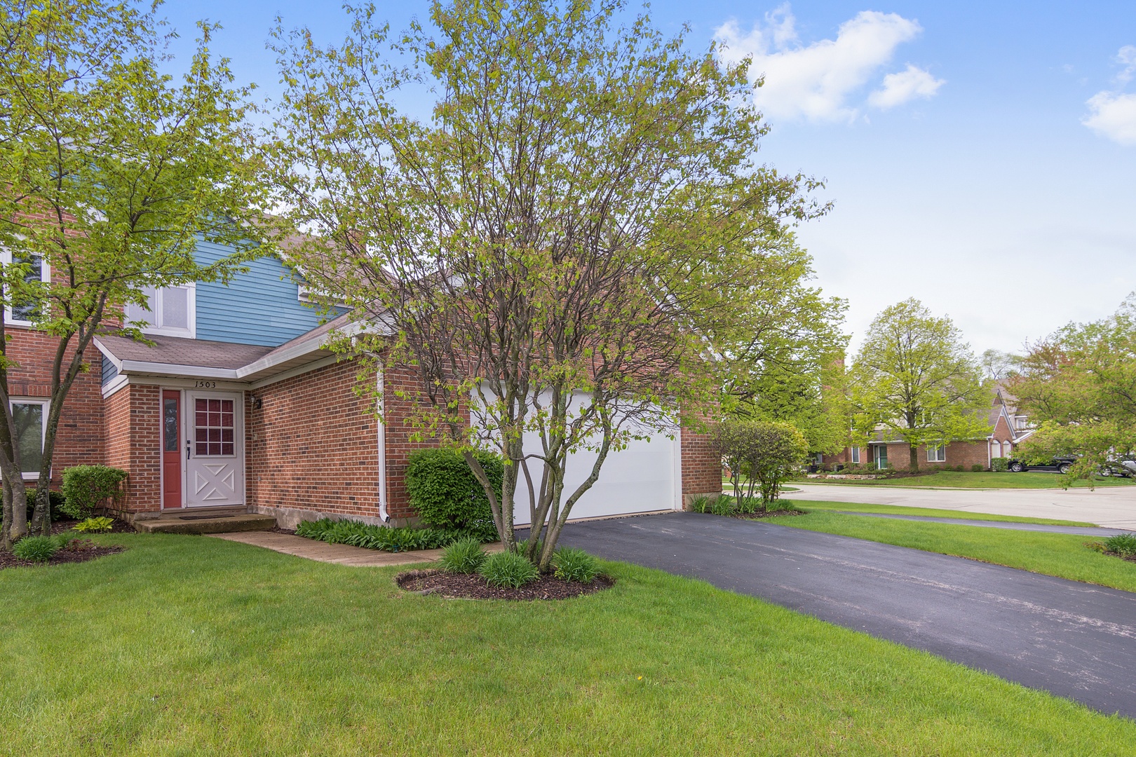 Arlington On The Ponds in Arlington Heights IL Homes for Sale