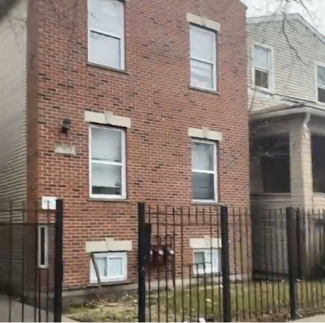 11 Apartment in South Chicago
