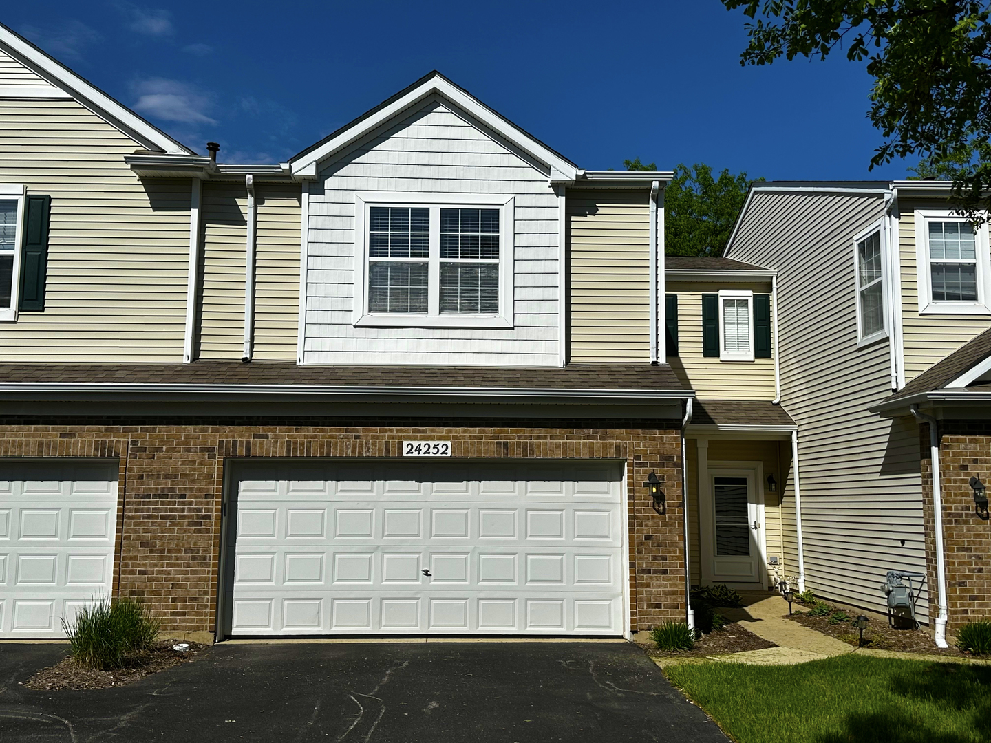 2 Townhouse in Plainfield