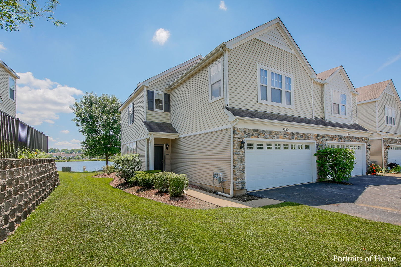 Silverstone Lake in Carpentersville IL Homes for Sale Silverstone