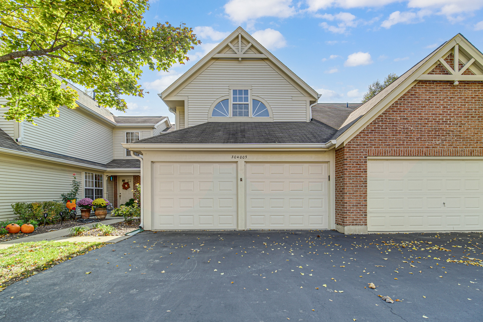 Maple Hill in Warrenville IL Homes for Sale Maple Hill in Warrenville