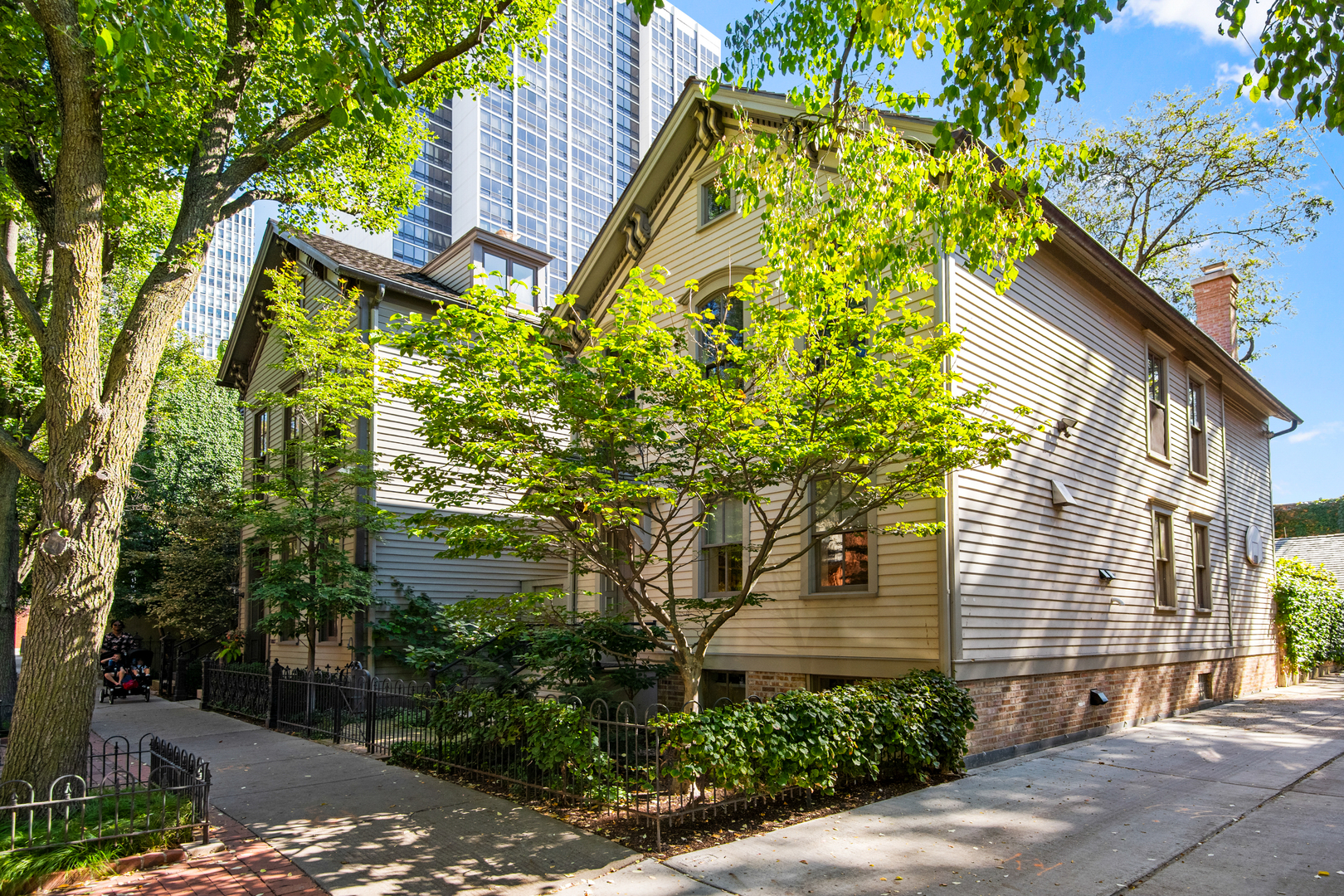 4 House in Lincoln Park