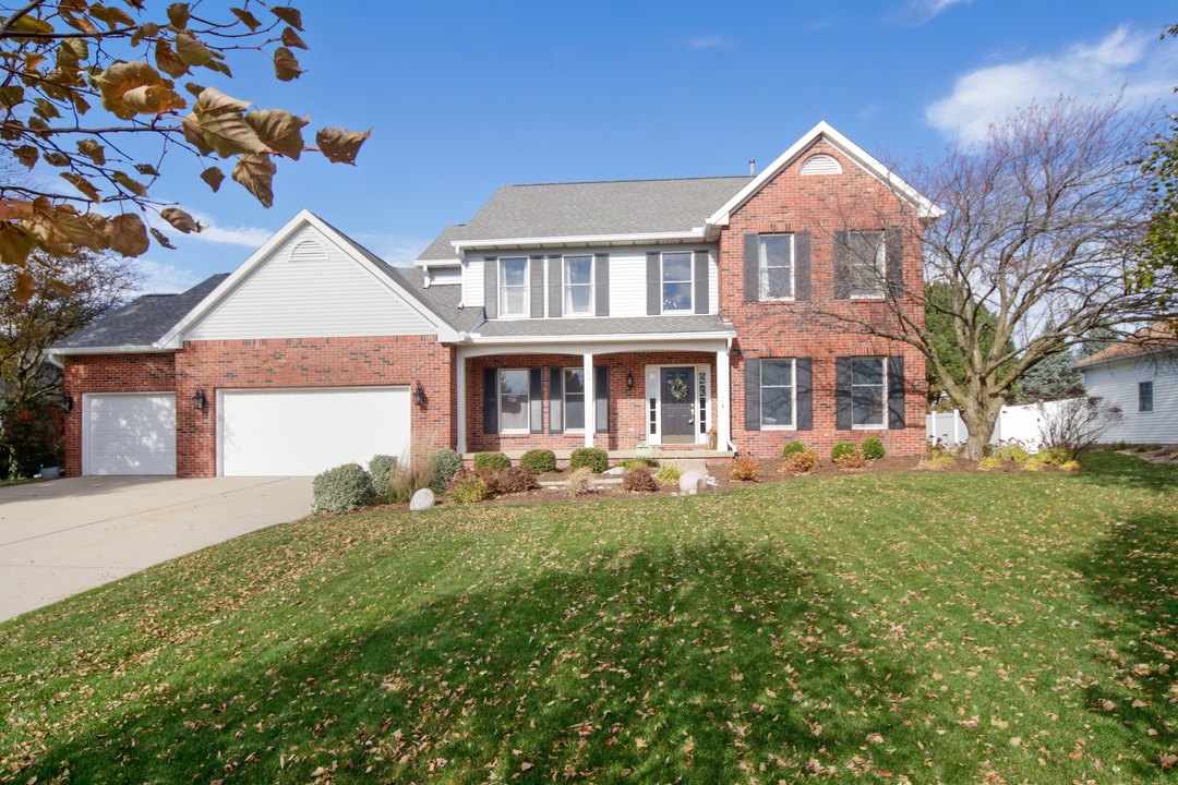 3204 Leafy , Bloomington, IL MLS 10926335 Berkshire Hathaway