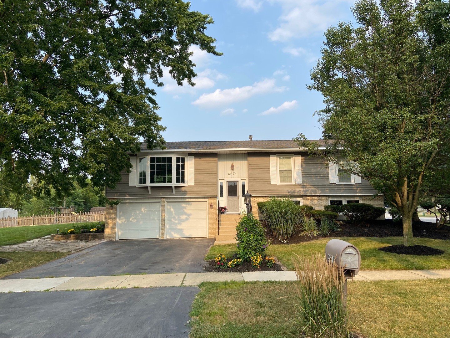 homes for sale in downers grove il