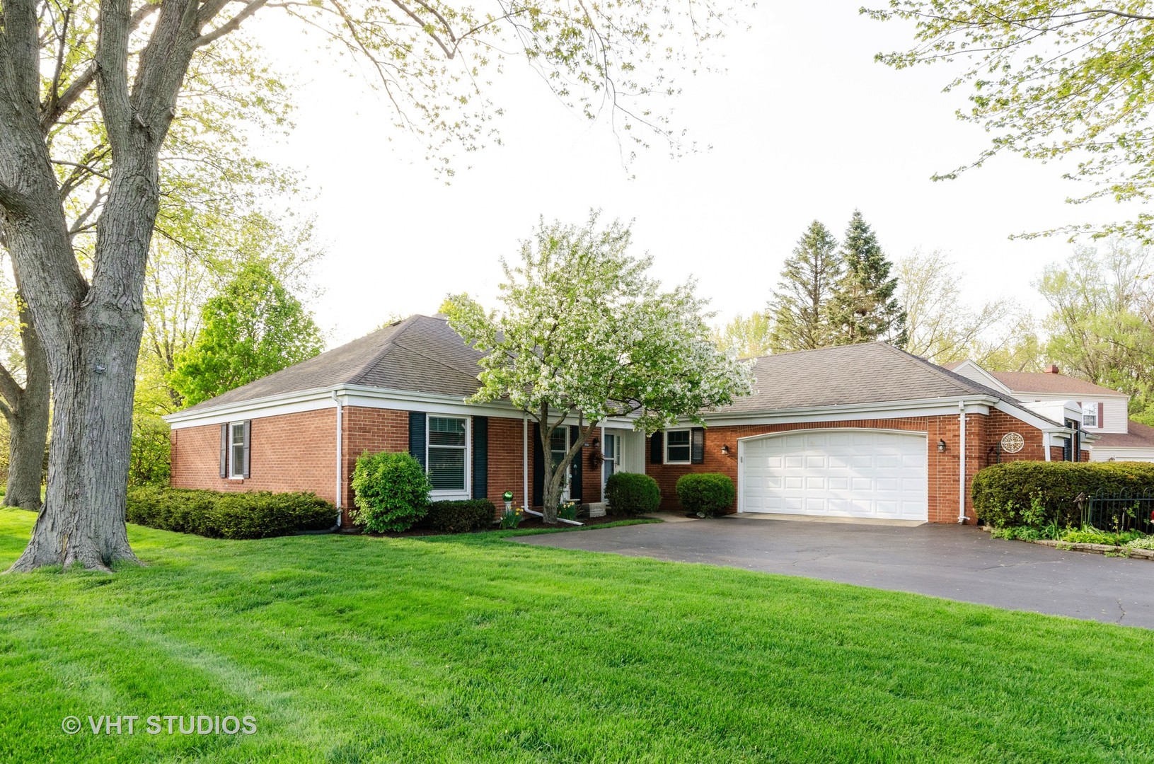 Sleepy Hollow Manor in Sleepy Hollow IL Homes for Sale Sleepy Hollow Manor in Sleepy Hollow