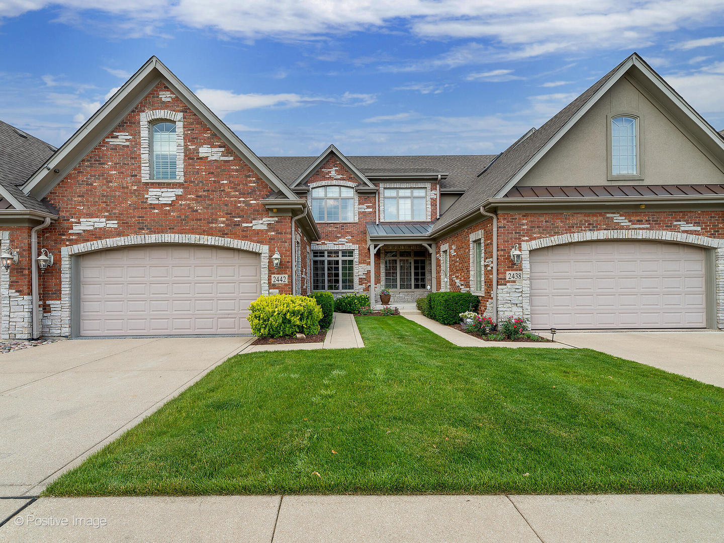 homes for sale in downers grove il
