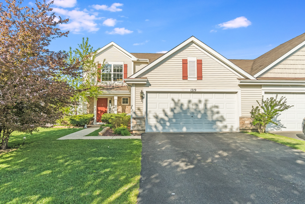 Cambridge Lakes in Pingree Grove IL Homes for Sale Cambridge Lakes in Pingree Grove Real