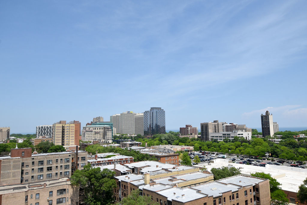 1451 E 55th St apartments for rent at AptAmigo