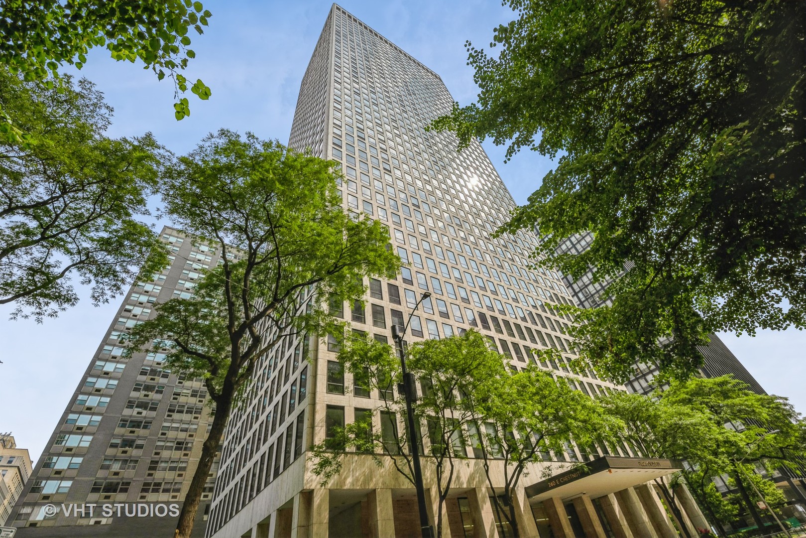 Plaza On Dewitt in Chicago IL Homes for Sale Plaza On Dewitt in