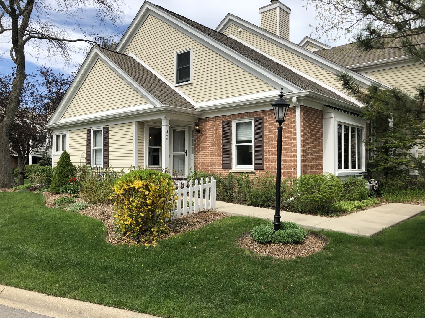 Rob Roy Country Club Village in Prospect Heights IL Homes for Sale