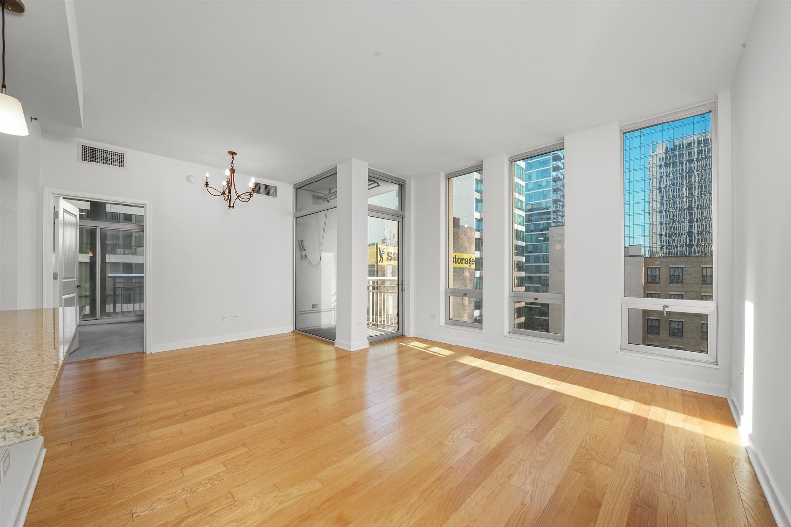 Michigan Avenue Tower II, Chicago Reviews & Apartments for Rent