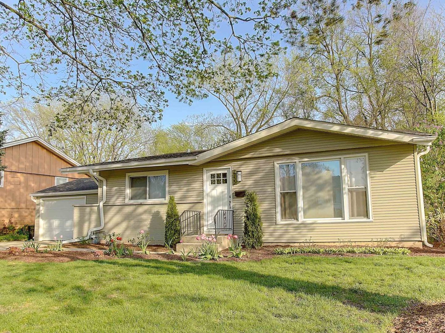 Woodridge IL Homes for Sale Woodridge Real Estate Bowers Realty Group