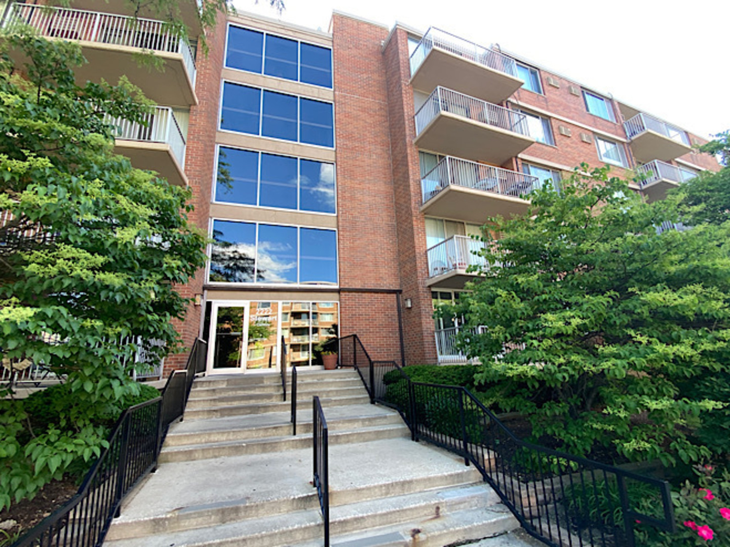 Yorktown Green in Lombard IL Homes for Sale Yorktown Green in Lombard