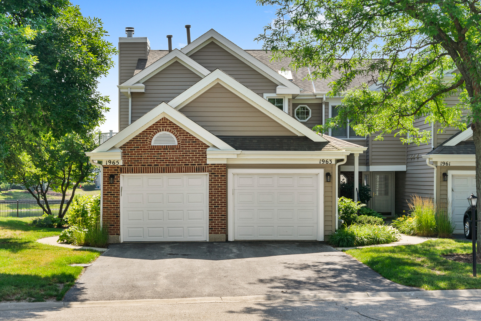 Lake Arlington Towne in Arlington Heights IL Homes for Sale Lake