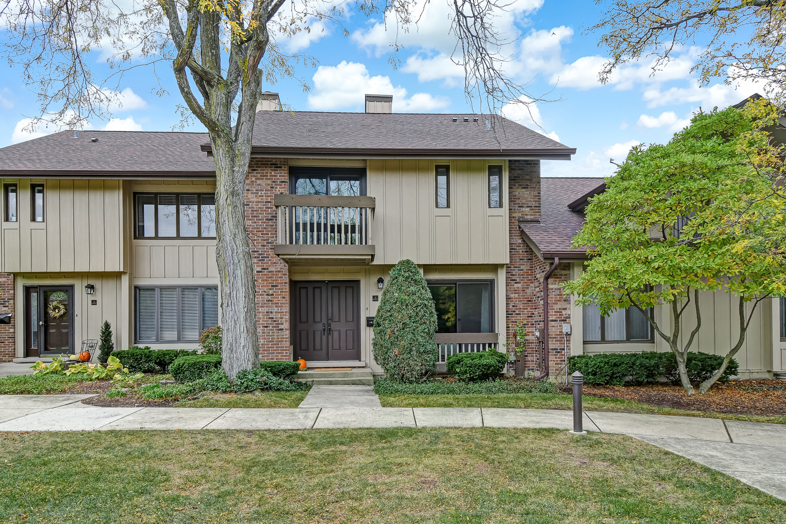 Lake Hinsdale Village in Willowbrook IL Homes for Sale Lake Hinsdale