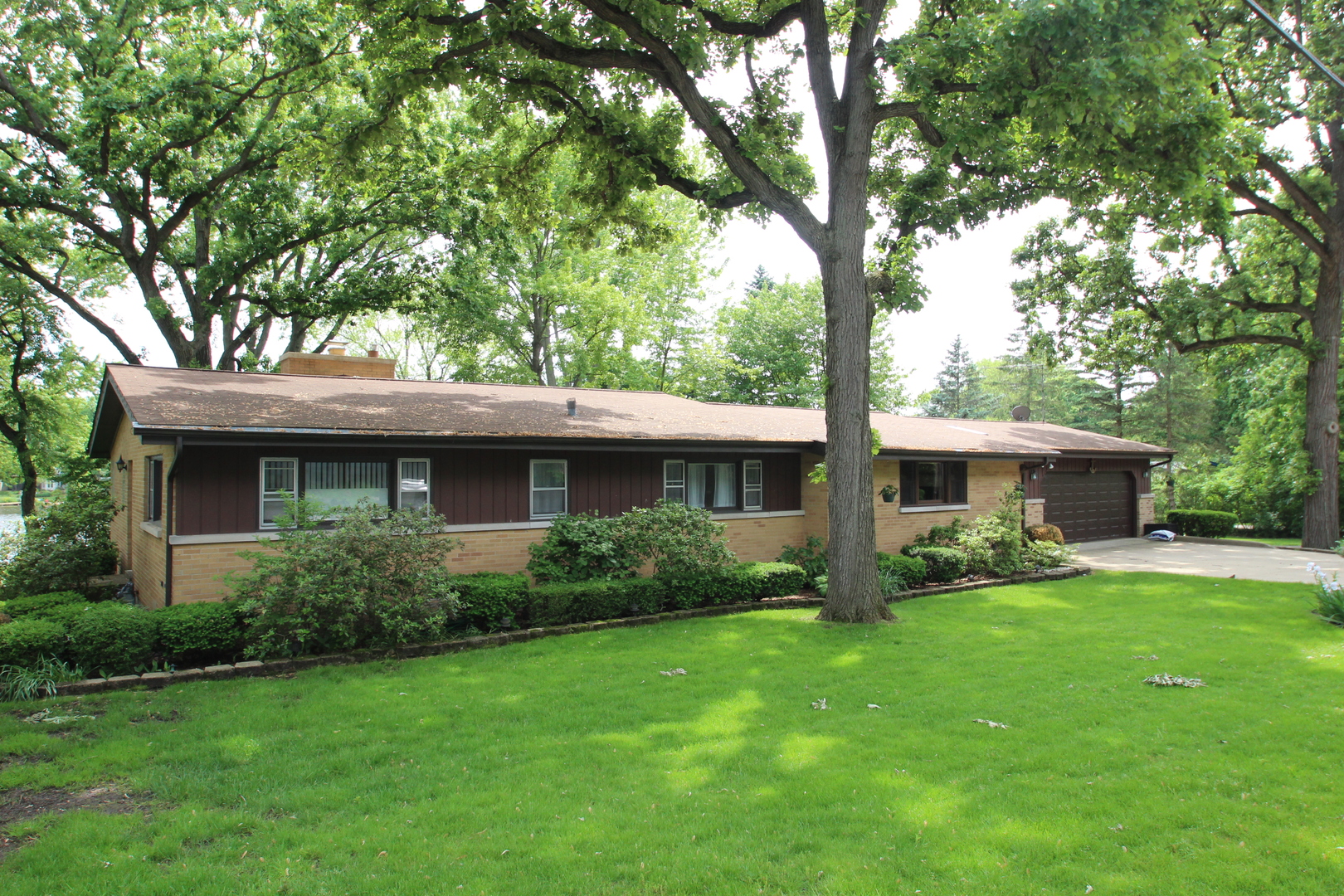 Loch Lomond in Mundelein IL Homes for Sale Loch Lomond in Mundelein