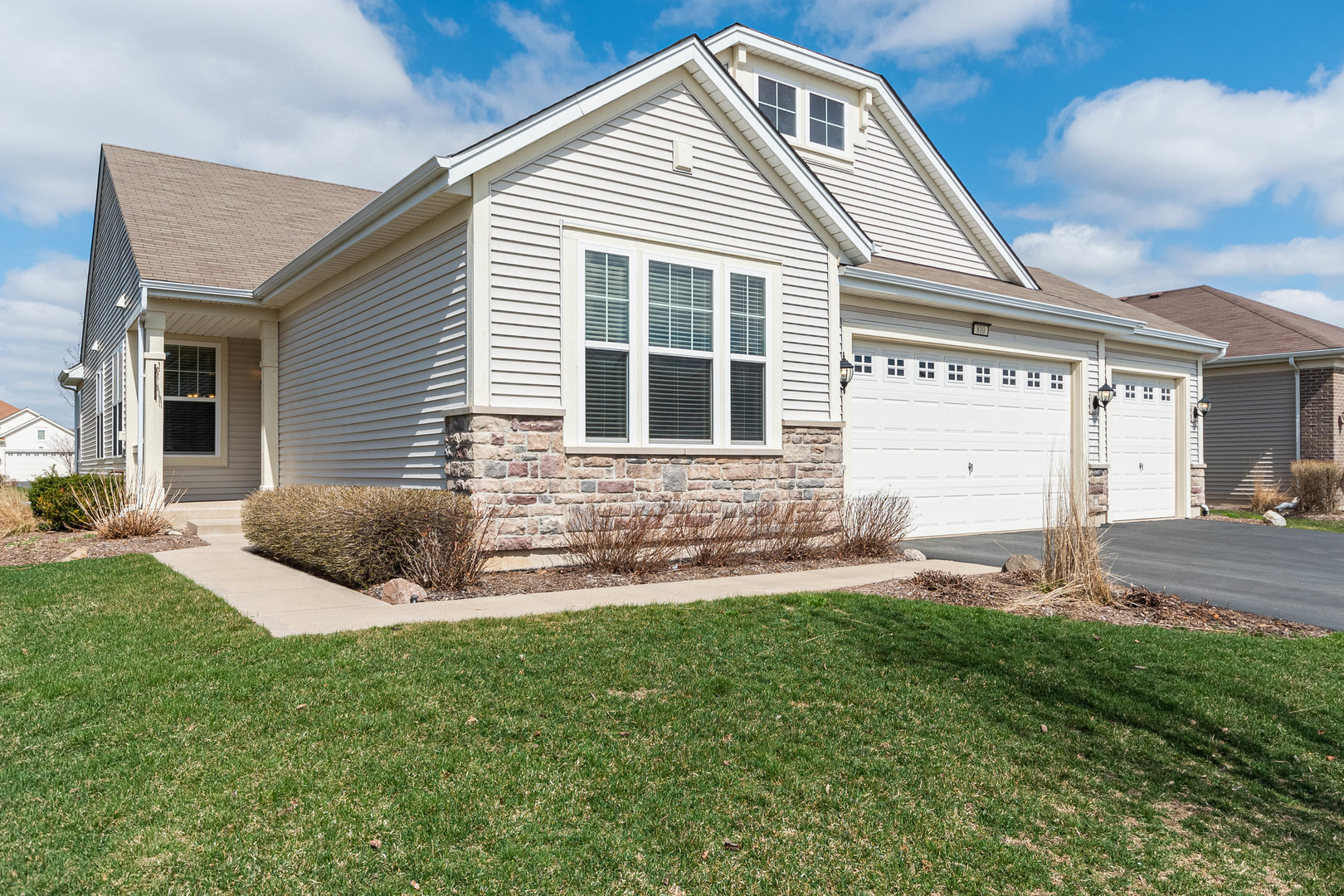 Carillon At Cambridge Lakes in Pingree Grove IL Homes for Sale