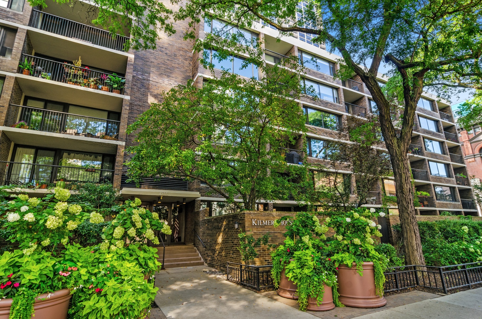 Sandburg Village in Chicago IL Homes for Sale Sandburg Village in