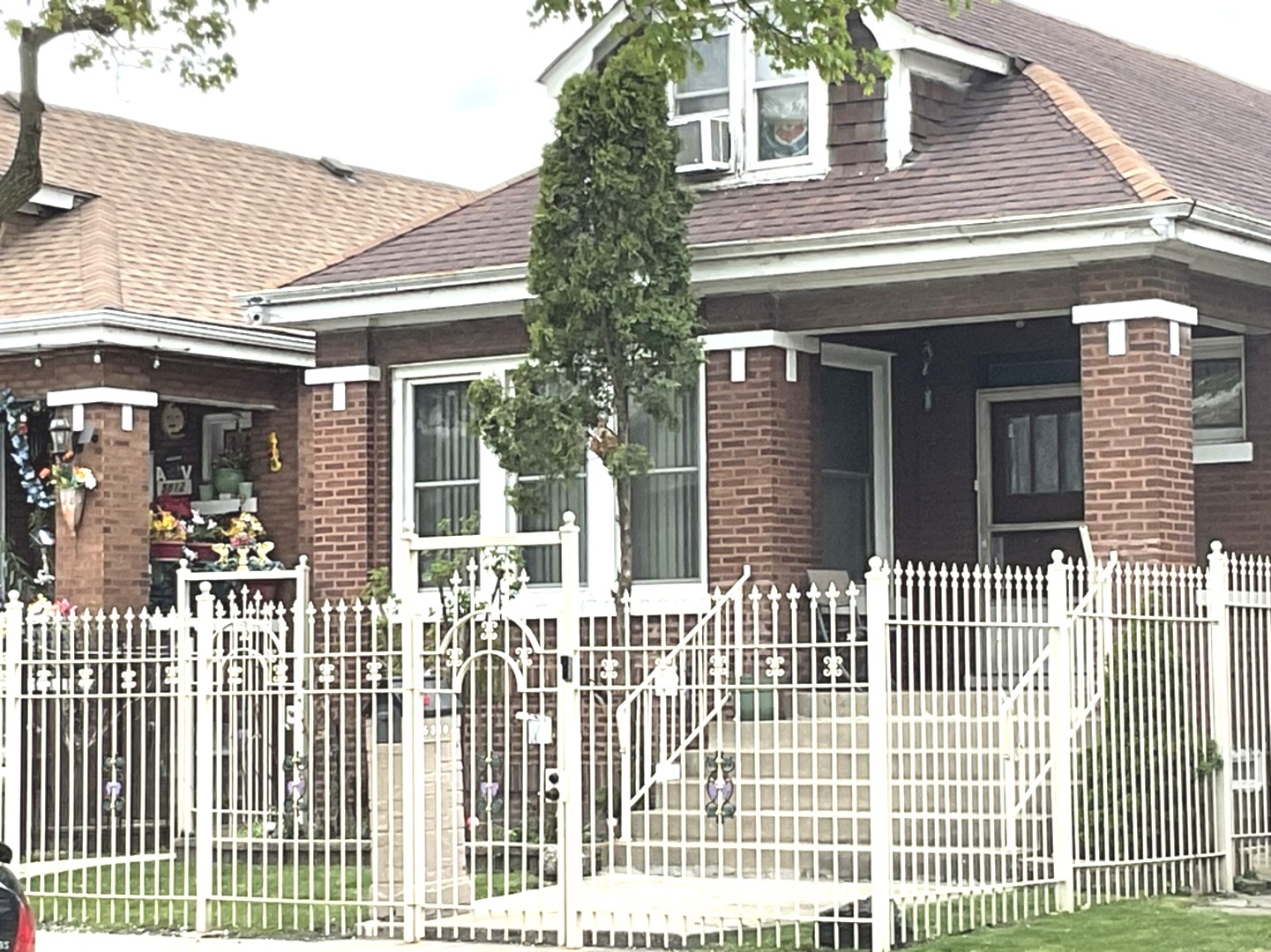 4 House in Gage Park