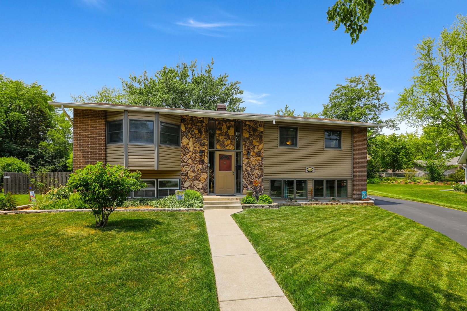 Woodridge IL Homes for Sale Woodridge Real Estate Bowers Realty Group