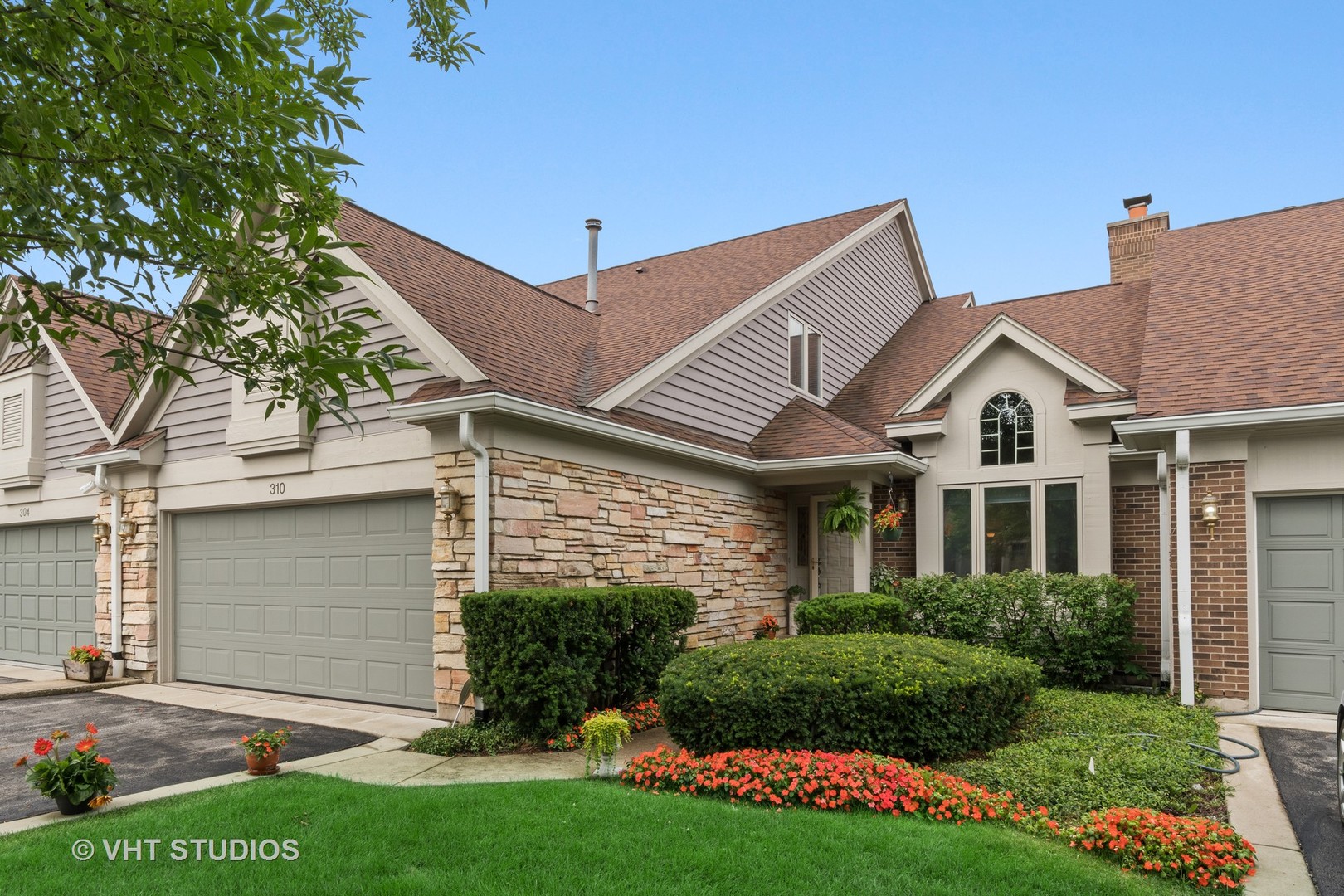 Fountains Of Deerfield in Deerfield IL Homes for Sale Fountains Of