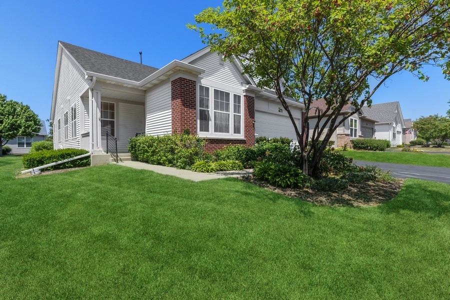 Carillon North in Grayslake IL Homes for Sale Carillon North in Grayslake Real Estate Bowers