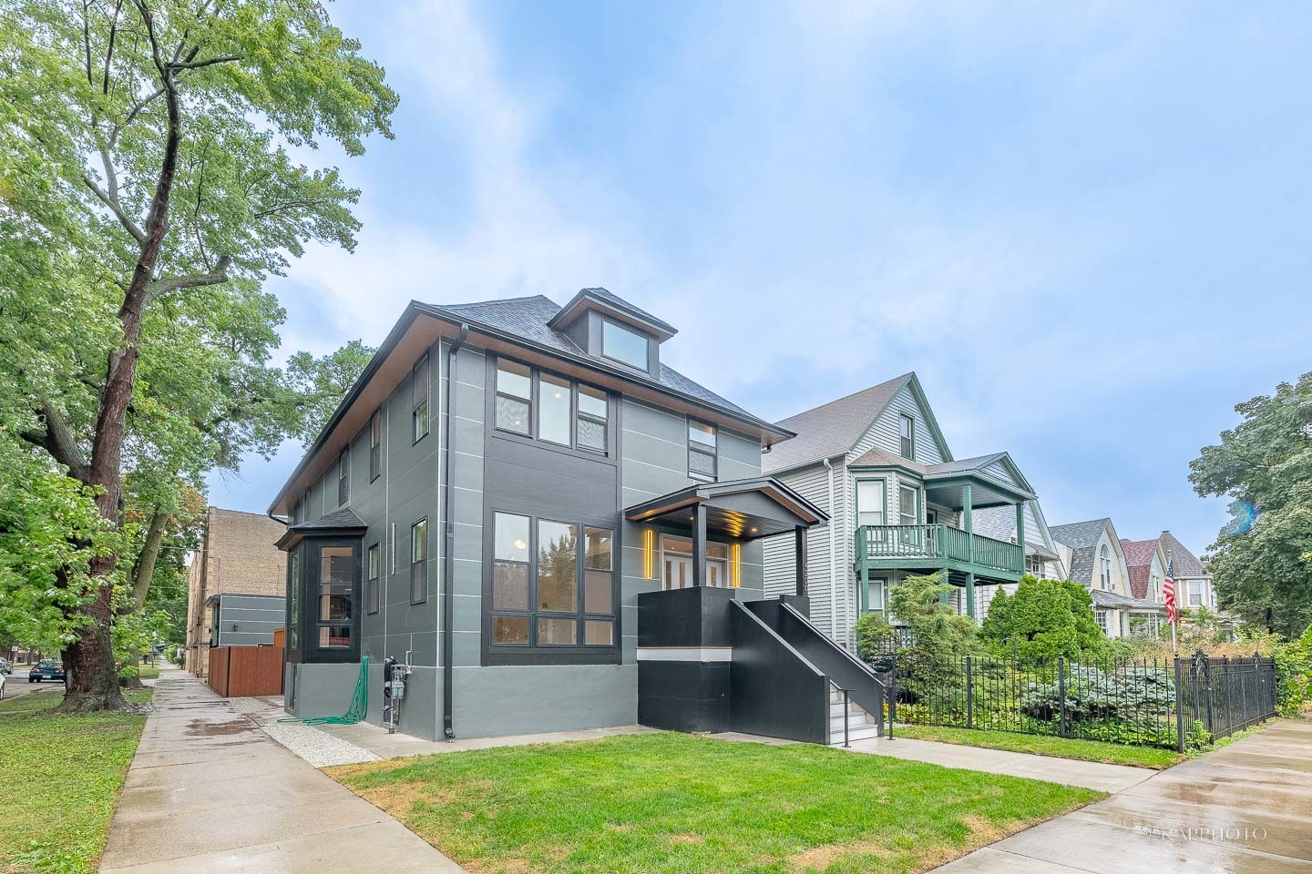 3 House in Irving Park