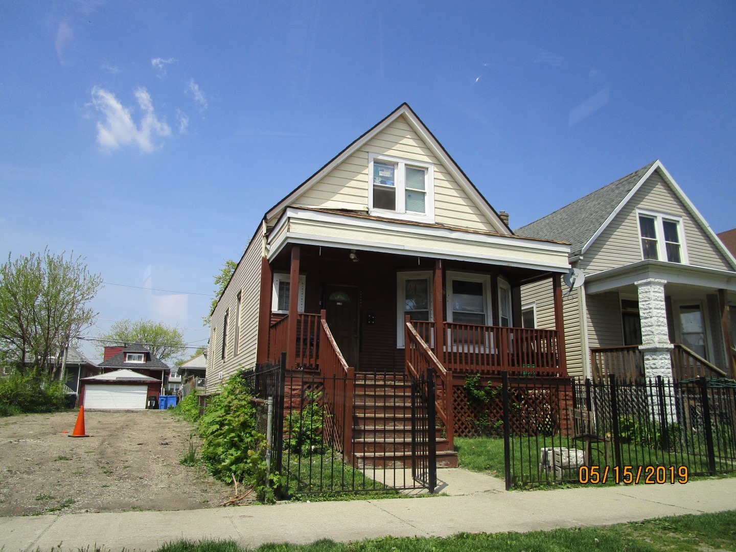 1412 72nd Place W CHICAGO, Illinois large 5 bedroom home for sale. SINGLE FAMILY HOME SOLD AS-IS AND READY FOR A NEW FAMILY. NOT BANK OWNED AND NOT A SHORT SALE, OWNERS ARE LOCAL AND MOTIVATED. THIS HOME IS BEING SOLD AS-IS, SO PLEASE INSPECT PRIOR TO SUBMITTING AN OFFER. PLEASE NOTE: 0% TAX PRORATIONS ARE OFFERED, THE SELLER WILL PAY CURRENT AND ALL PRIOR TAX BUT 0% CREDIT FOR FUTURE BILLS. SPECIAL WARRANTY DEED AT CLOSING. NO SURVEY. FOR FASTER RESPONSE PLEASE USE SELLERS CONTRACT, ADDENDUM AND DISCLOSURES UNDER DOCUMENTS.
