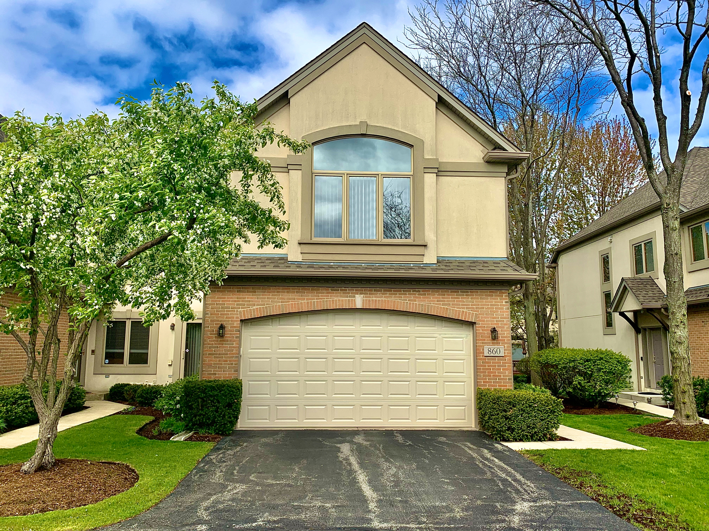 Sutton Park Place in Palatine IL Homes for Sale Sutton Park Place in