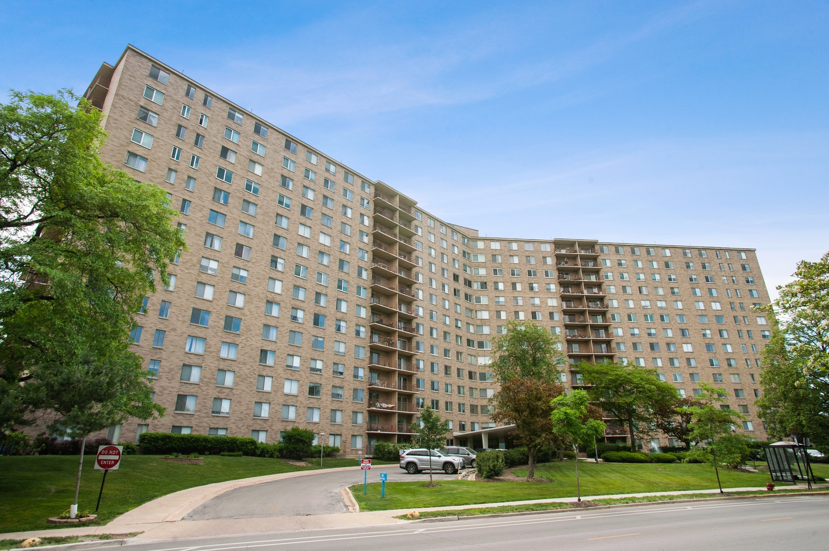 Winston Towers in Chicago IL Homes for Sale Winston Towers in Chicago