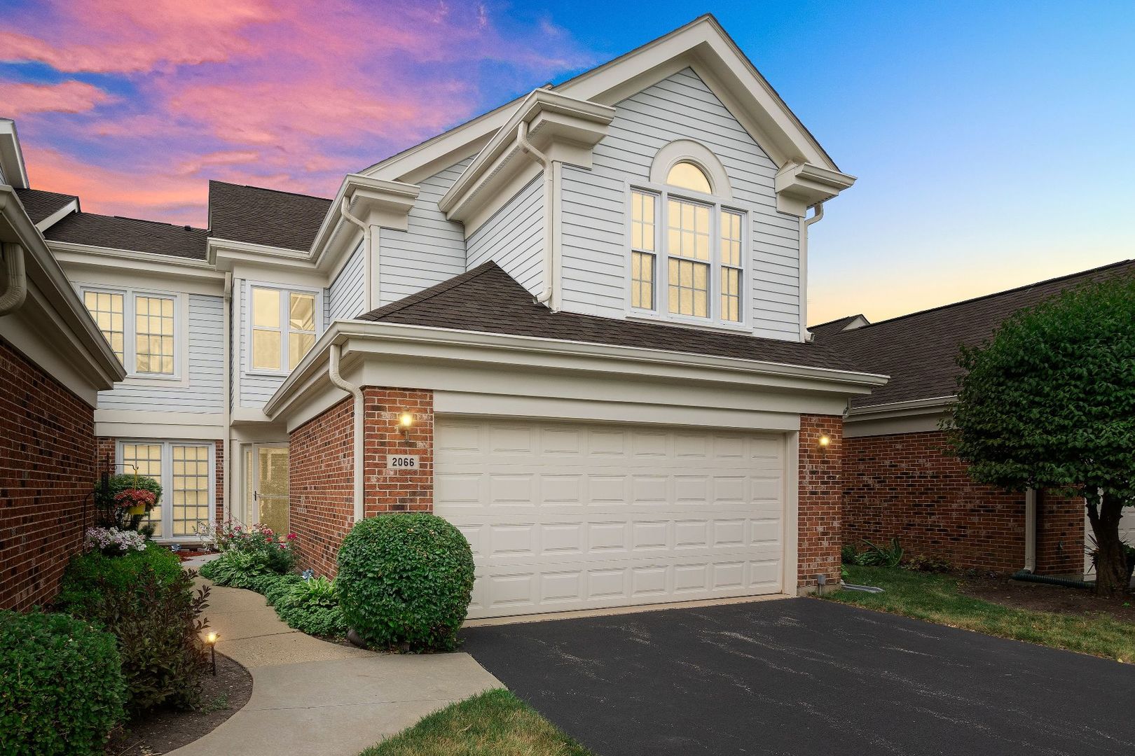 Lake Arlington Towne in Arlington Heights IL Homes for Sale Lake