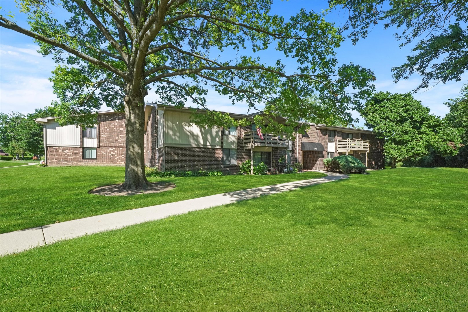 Raintree in Glen Ellyn IL Homes for Sale Raintree in Glen Ellyn Real
