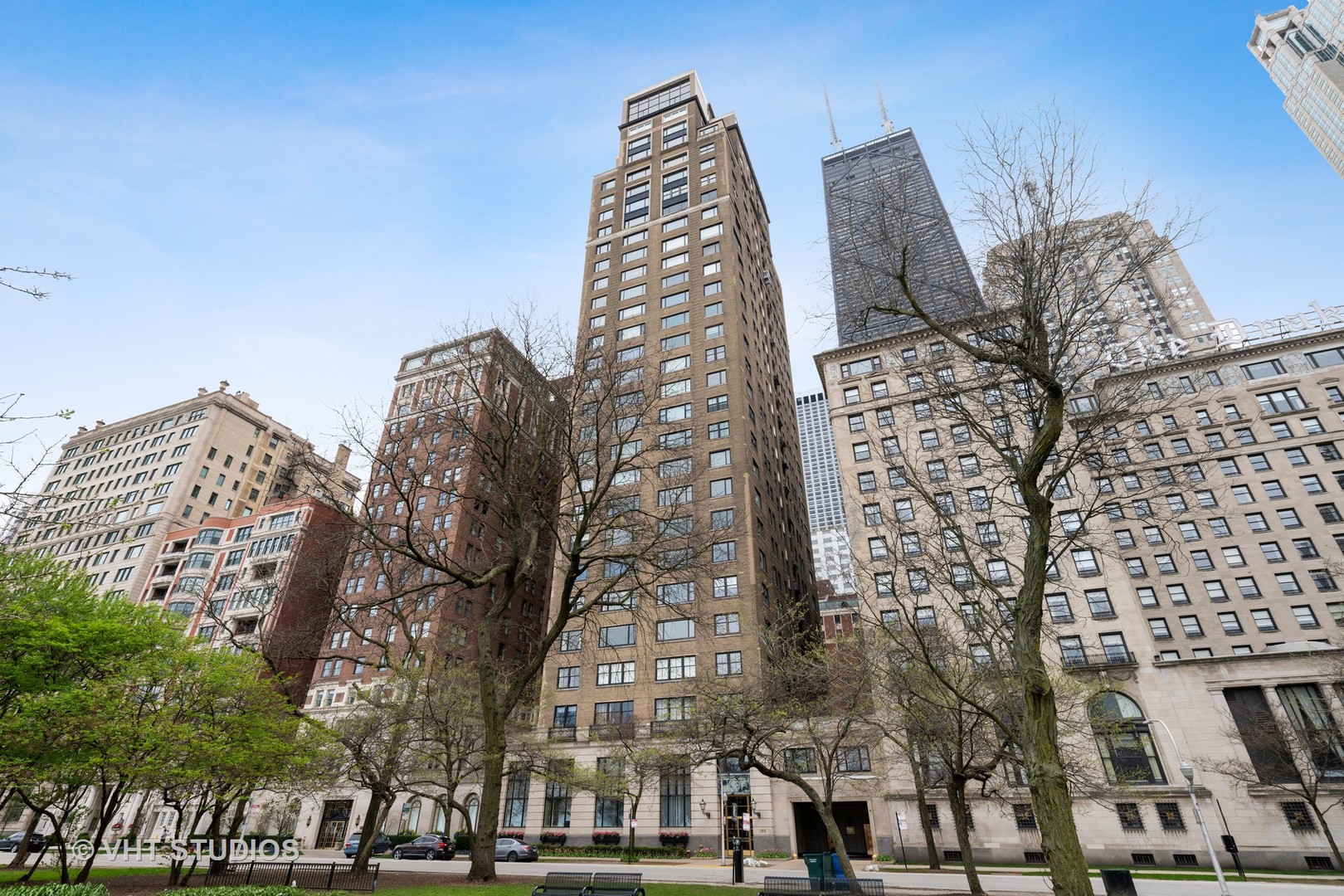 Drake Tower in Chicago IL Homes for Sale Drake Tower in Chicago Real