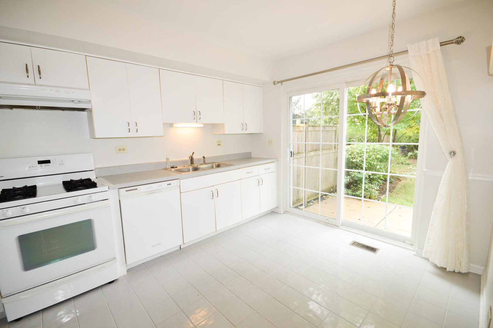 376 Bentley Place