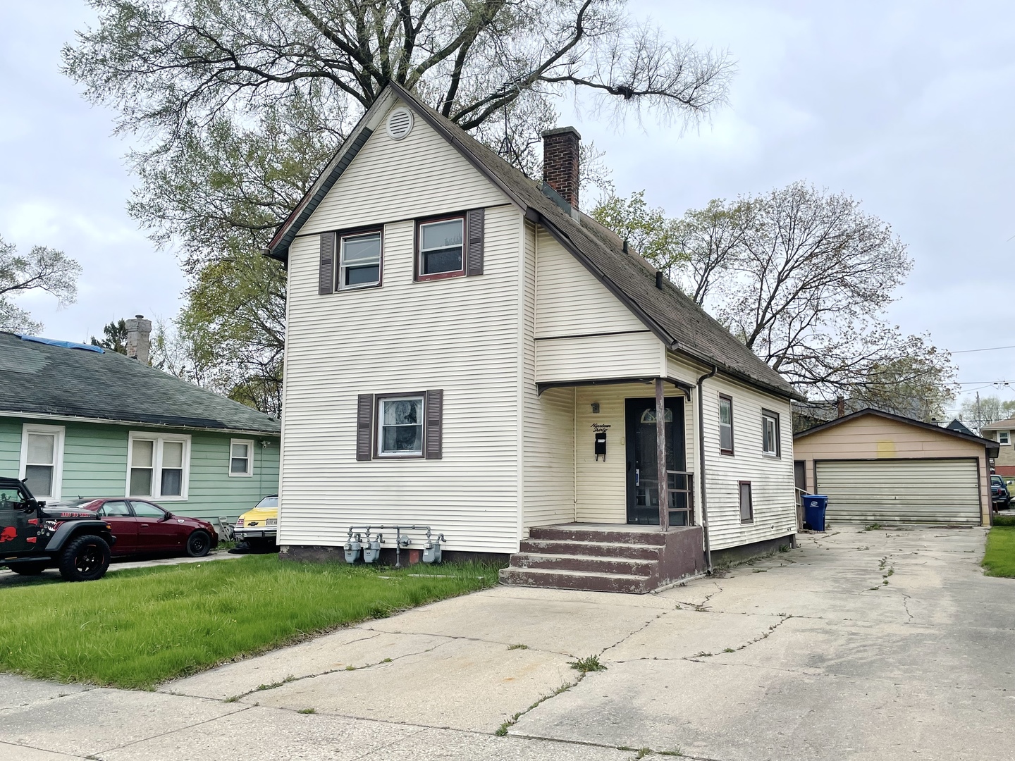 2 House in North Chicago